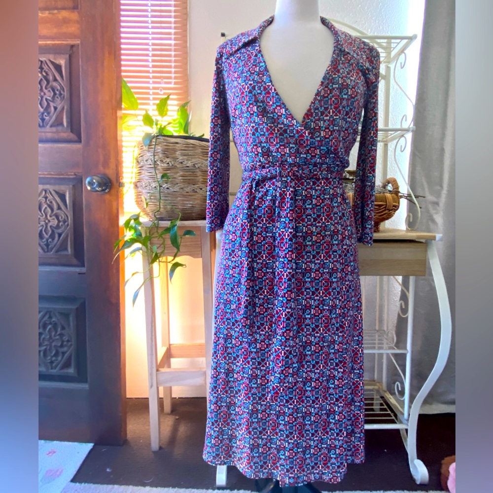 Ruby Rox Abstract Print Wrap Around Low V-Neck 3/4 Length Sleeve Dress